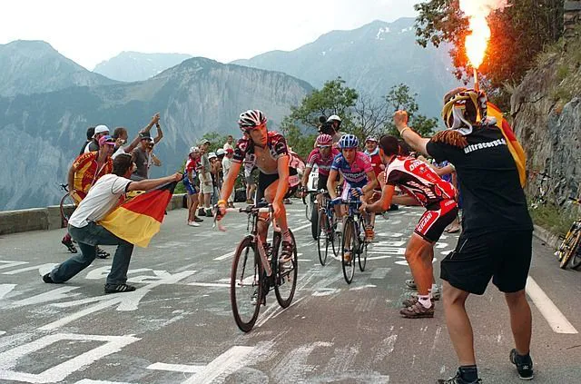 tour de france 244348 640